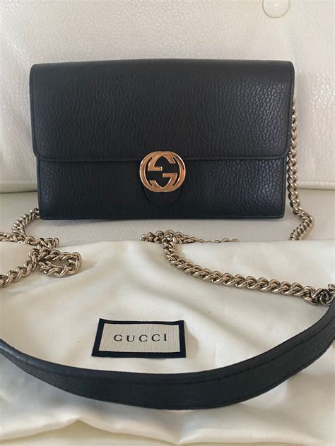 gucci interlocking g wallet on chain